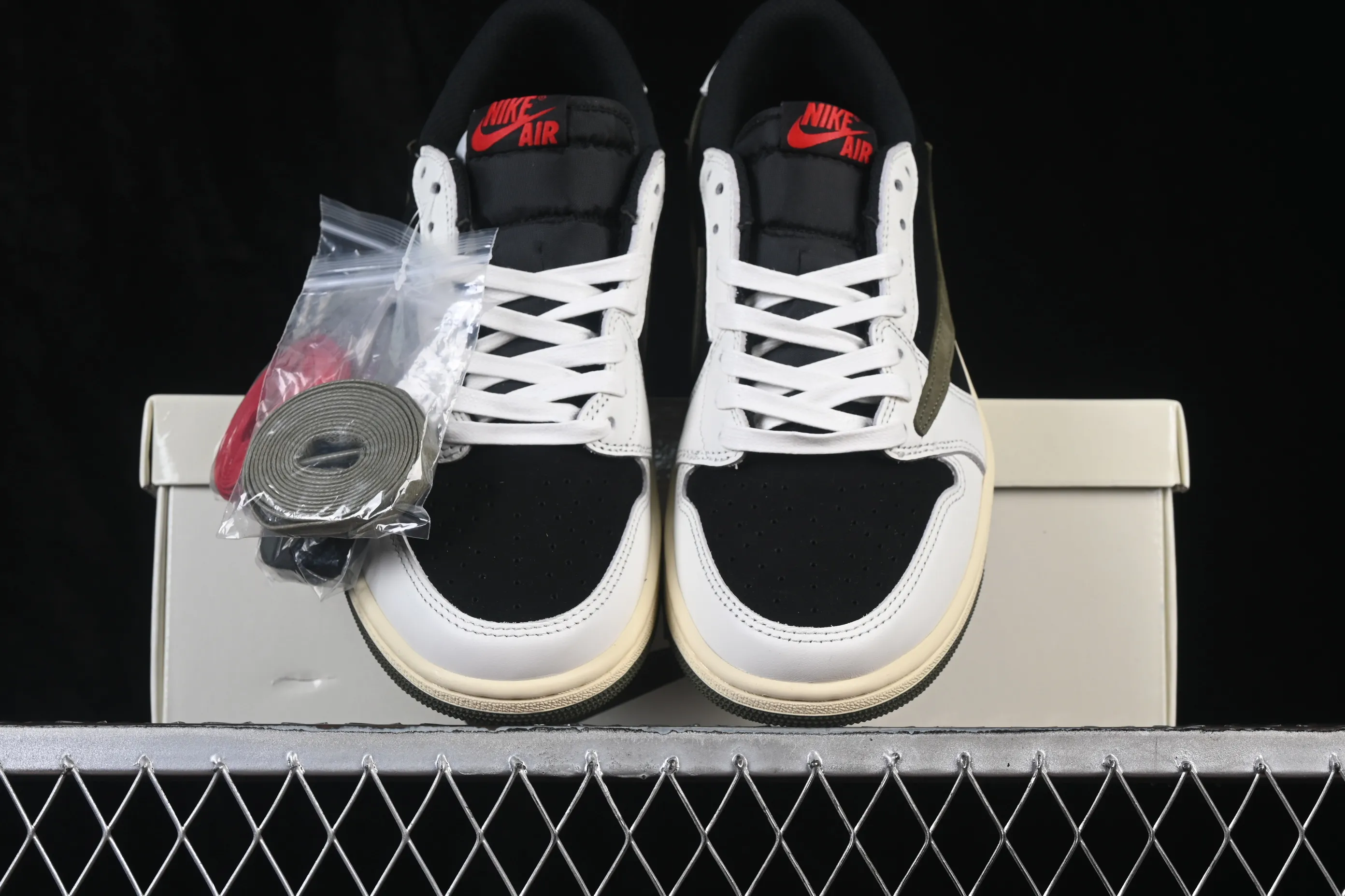All categories Air Jordan Jordan series basketball shoes Air Jordan 1 Low ZG version Travis Scott x Air Jordan 1 Low OG AJ1 Joe 1 undercut low top full head layer DZ4137-106